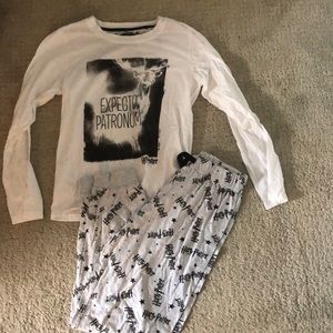 Women’s Harry Potter pj set.